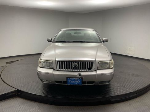 Used 2010 Mercury Grand Marquis LS RWD image 2