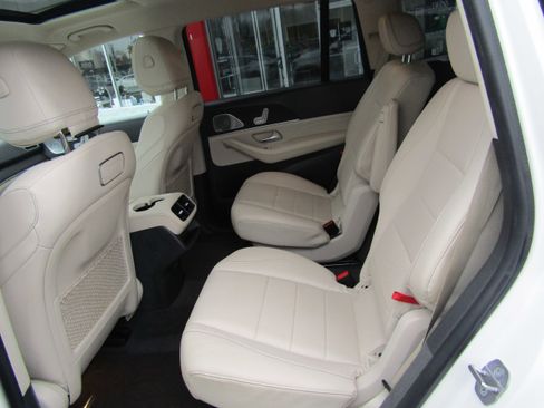 Used 2020 Mercedes-Benz GLS 450 GLS 450 4MATIC SPORT UTILITY 4 image 16