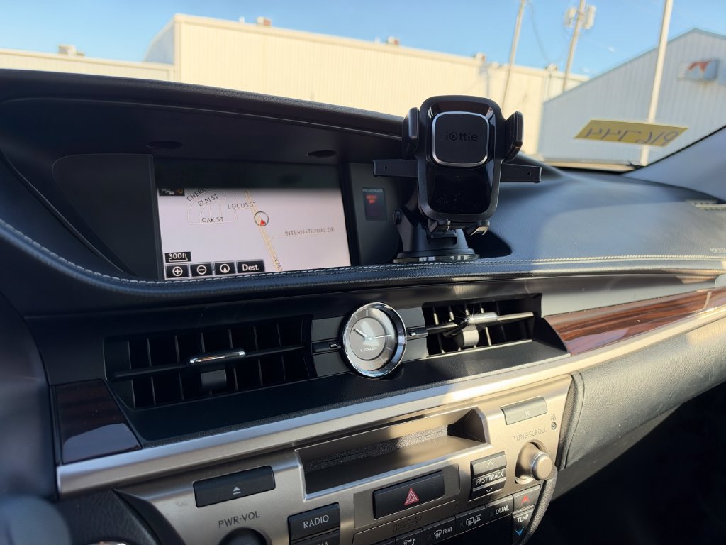 Used 2016 Lexus ES 350 w/ Ultra Luxury Package FWD image 14