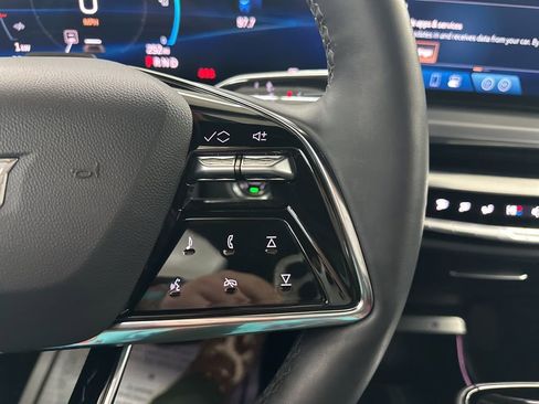 Used 2025 Cadillac Lyriq Sport image 33