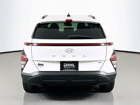 Used 2024 Hyundai Kona SEL AWD/4WD image 12