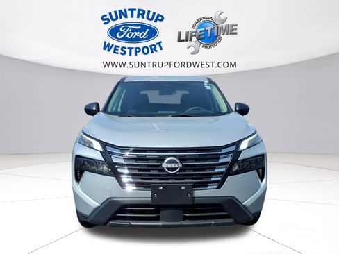 Used 2024 Nissan Rogue S image 24