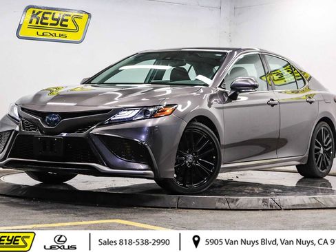 Used 2023 Toyota Camry XSE FWD image 1
