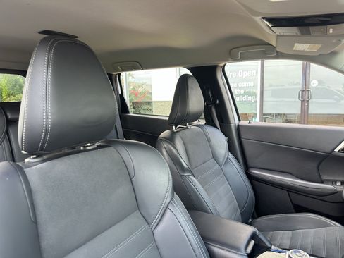 Used 2025 Mitsubishi Outlander SE AWD/4WD image 12