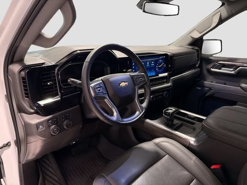 Used 2024 Chevrolet Silverado 1500 LTZ AWD/4WD image 9