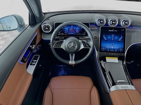 Certified 2025 Mercedes-Benz GLC 300 image 23