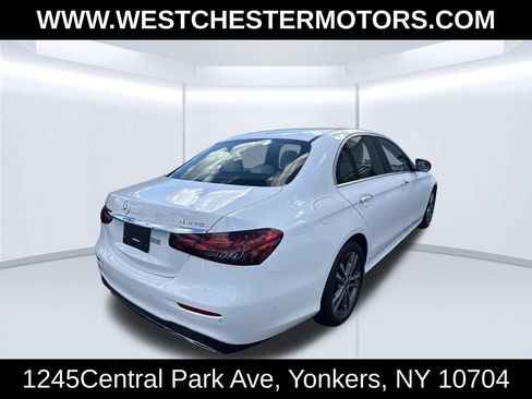 Used 2022 Mercedes-Benz E 350 4MATIC Sedan image 4