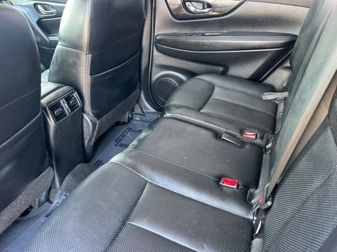 Used 2017 Nissan Rogue SL image 5