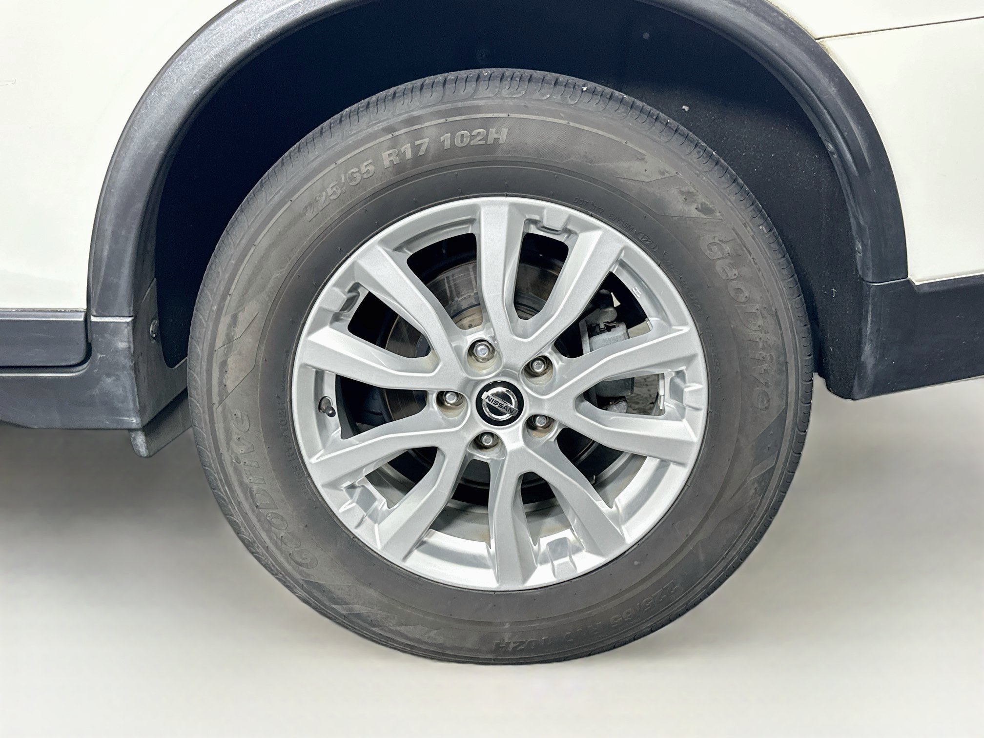 Used 2020 Nissan Rogue SV FWD image 11