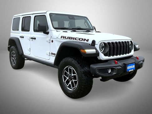 Used 2025 Jeep Wrangler Unlimited Rubicon w/ Convenience Group image 3
