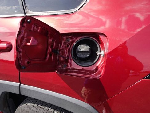 Used 2019 Toyota RAV4 XLE w/ Convenience Package image 13