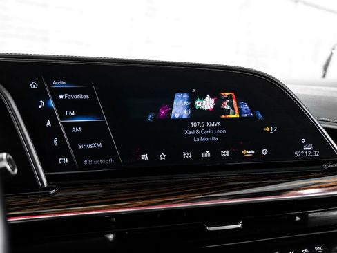 Used 2021 Cadillac Escalade ESV Premium Luxury image 29