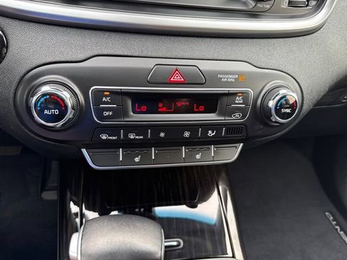 Used 2020 Kia Sorento EX AWD/4WD image 35