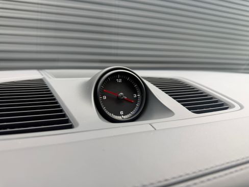 Certified 2023 Porsche Cayenne Platinum Edition AWD/4WD image 29