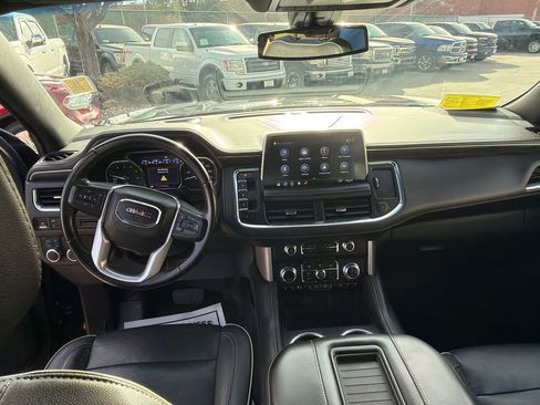 Used 2021 GMC Yukon XL SLT image 13