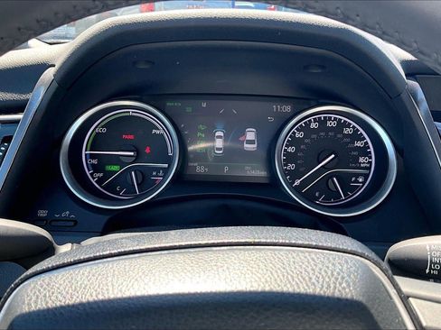 Used 2021 Toyota Camry XLE w/ Navigation Upgrade Package FWD image 20