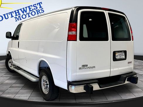 Used 2025 GMC Savana 2500 w/ Driver Convenience Package RWD image 5