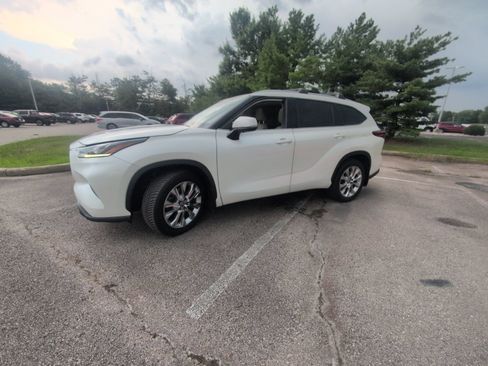 Used 2020 Toyota Highlander Limited AWD/4WD image 14