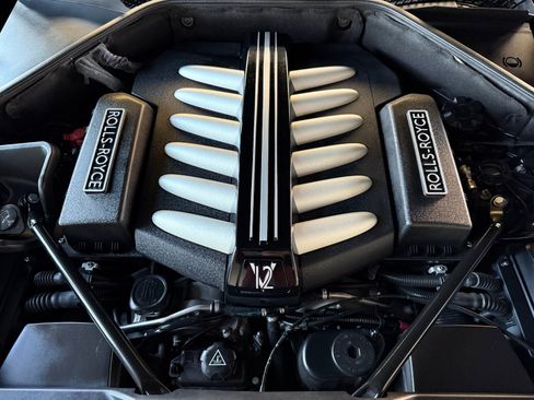 Used 2013 Rolls-Royce Ghost RWD image 38
