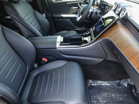 Certified 2025 Mercedes-Benz GLC 300 4MATIC image 15