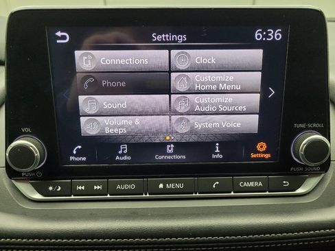 Used 2024 Nissan Rogue S image 25