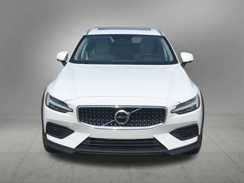 Used 2020 Volvo V60 T5 Cross Country AWD/4WD image 9