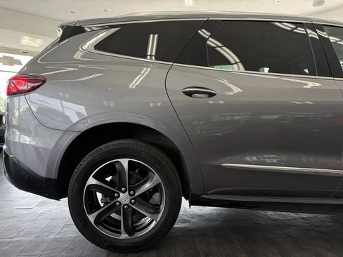 Used 2021 Buick Enclave Essence w/ LPO, Touring Package AWD/4WD image 5