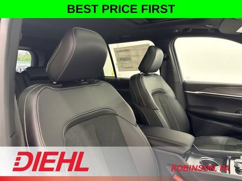New 2026 Jeep Grand Cherokee Altitude AWD/4WD image 14