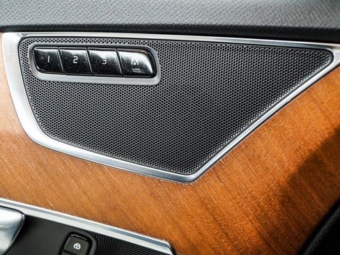 Used 2021 Volvo XC90 T8 Inscription Expression w/ Climate Package image 44