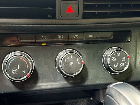 Used 2019 Volkswagen Jetta R-Line image 14