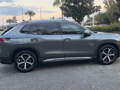 New 2026 Volkswagen Tiguan SE image 9