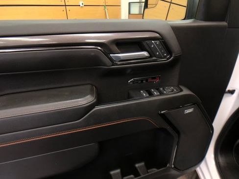 Used 2022 GMC Sierra 1500 AT4 w/ AT4 Preferred Package image 12