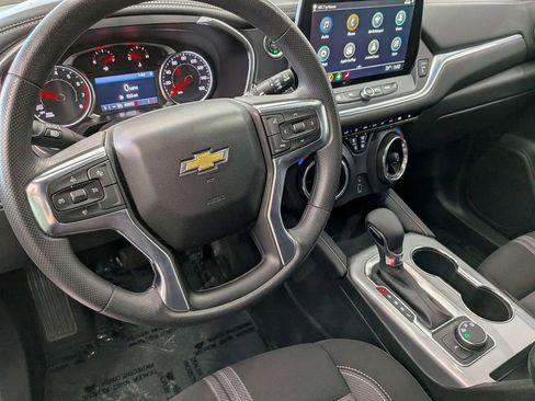 Used 2025 Chevrolet Blazer LT AWD/4WD image 13