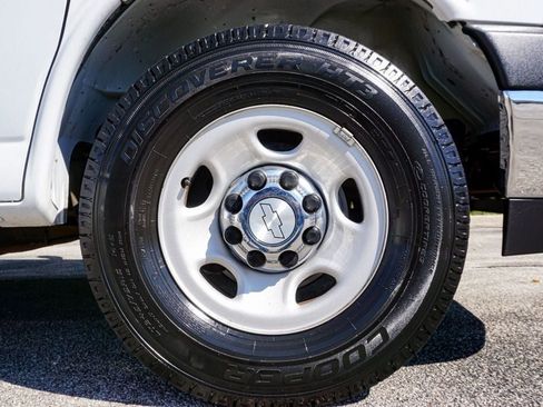 Used 2017 Chevrolet Express 3500 LT w/ LT Preferred Equipment Group RWD image 48