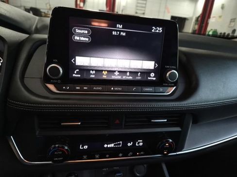 Used 2024 Nissan Rogue SV AWD/4WD image 22