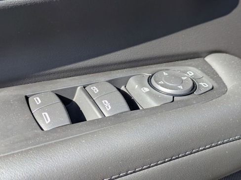 New 2026 Chevrolet Suburban LS w/ LS Custom Edition AWD/4WD image 9