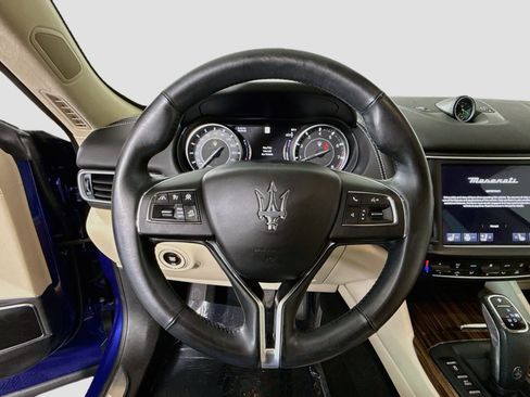 Used 2022 Maserati Levante GT AWD/4WD image 13