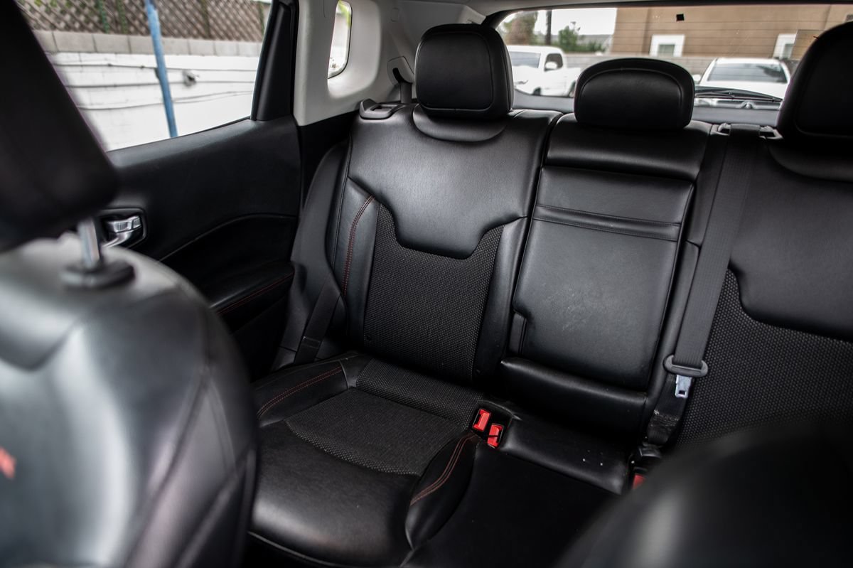 Used 2019 Jeep Compass Trailhawk AWD/4WD image 25