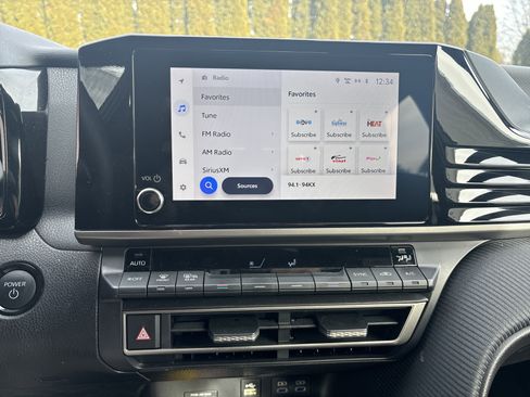 Used 2025 Toyota Camry SE image 25