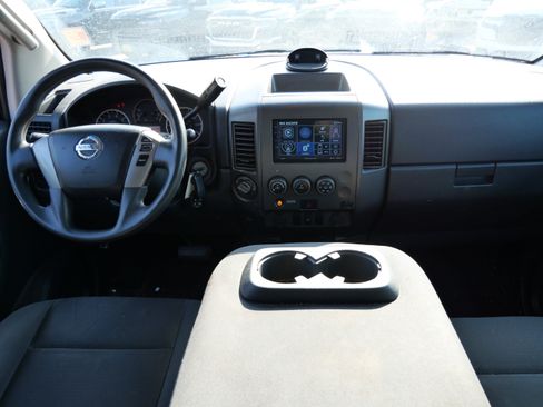 Used 2015 Nissan Titan S AWD/4WD image 10