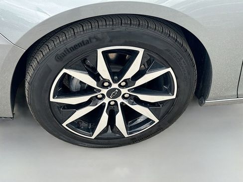 Used 2025 Chevrolet Malibu RS FWD image 29