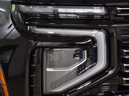 New 2026 Chevrolet Suburban High Country AWD/4WD image 12