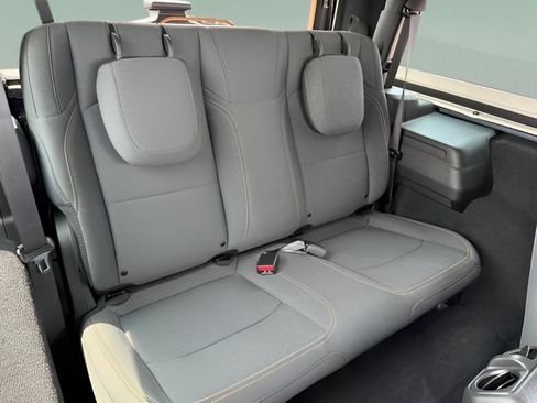 Used 2024 Jeep Wrangler Sport AWD/4WD image 12