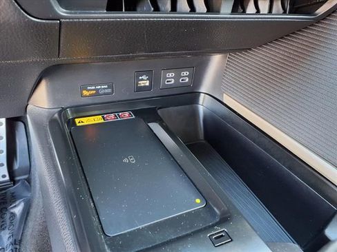 Used 2025 Toyota Camry SE image 21