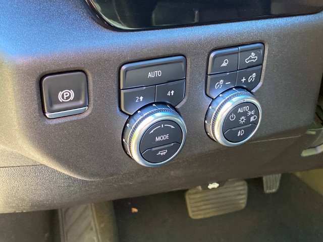 Used 2025 GMC Sierra 1500 SLT AWD/4WD image 16
