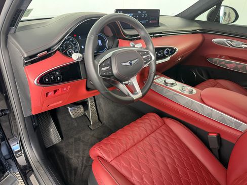 Used 2024 Genesis GV70 3.5T Sport w/ Sport Advanced Package AWD/4WD image 4