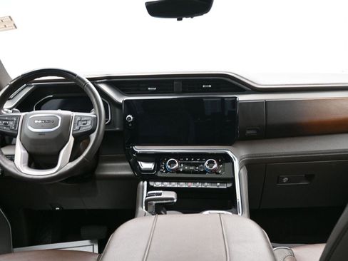 Used 2024 GMC Sierra 1500 Denali image 18