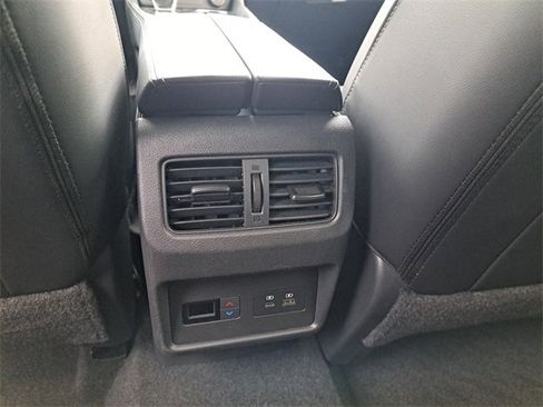 Used 2023 Nissan Rogue SL w/ SL Premium Package image 11