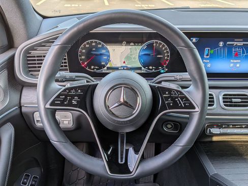 Used 2025 Mercedes-Benz GLE 450e 4MATIC image 13