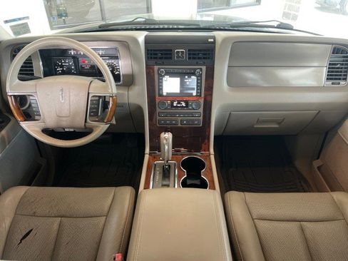 Used 2012 Lincoln Navigator 2WD image 21